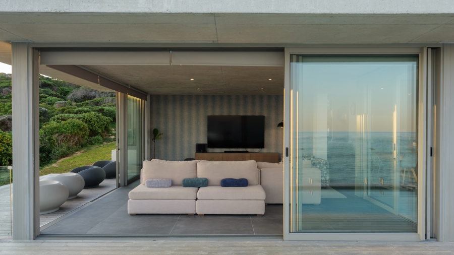 5 Bedroom Property for Sale in Suiderstrand Western Cape